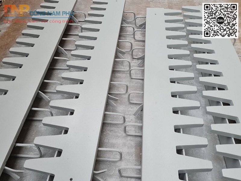 Khe Co Giãn Răng Lược