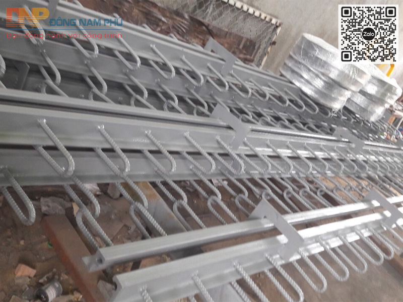 Khe Co Giãn Ray Trượt