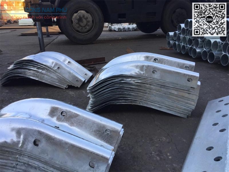 Đơn vị cung cấp tấm đầu đuôi hộ lan tôn sóng uy tín