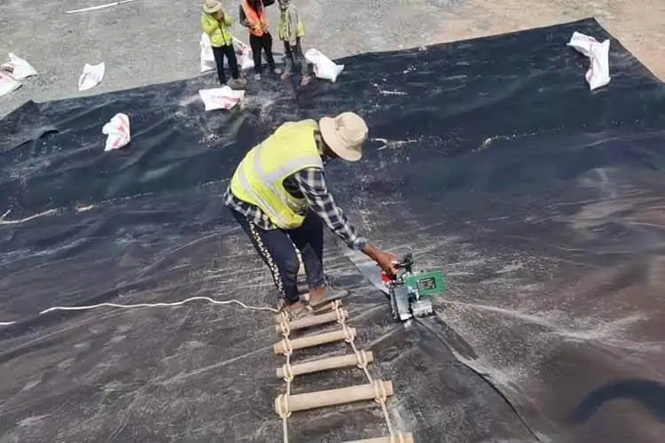 Máy hàn màng địa chất HDPE