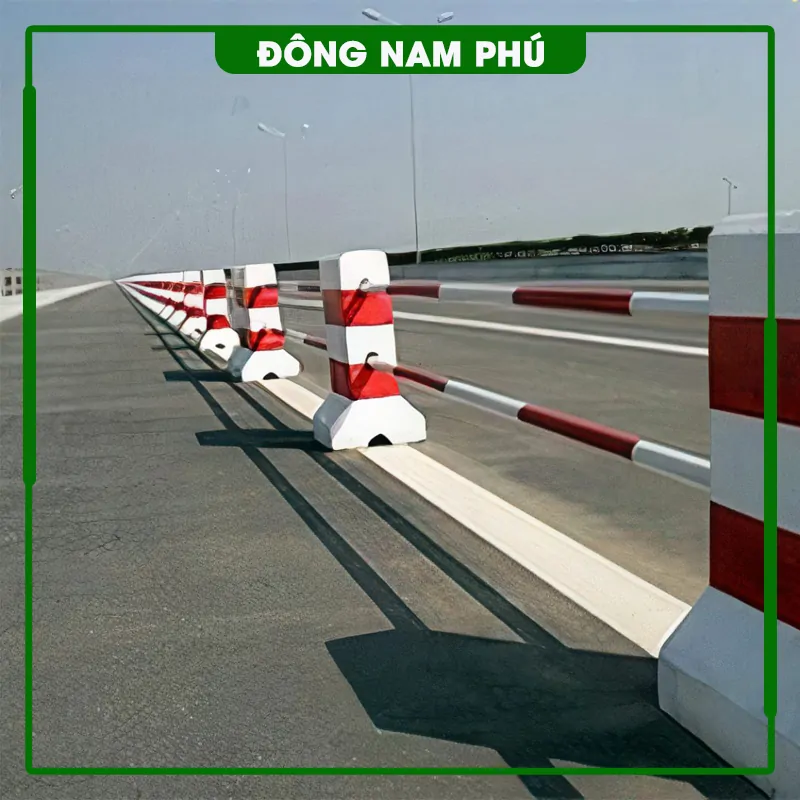Dải phân cách đường bộ Dải phân cách đường bộ